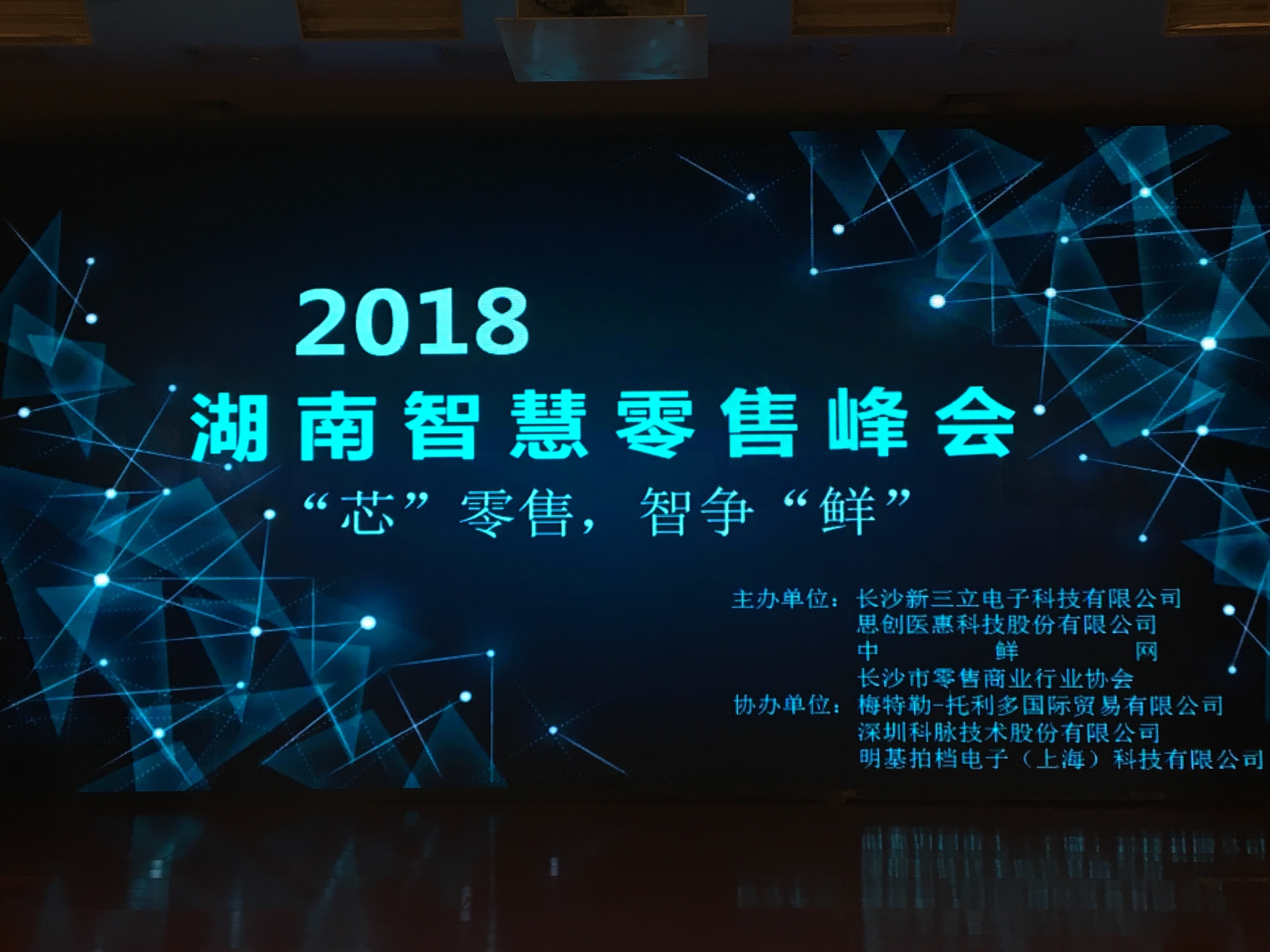 emc�ױ���(�й���½)�ٷ���վ